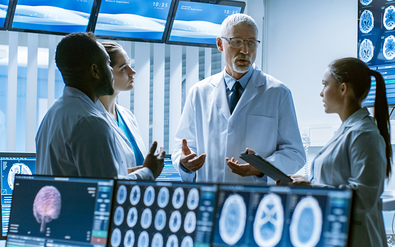 doctors working together