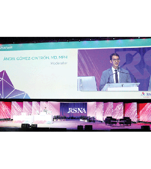 Fast 5 moderator Arie Crown Theater